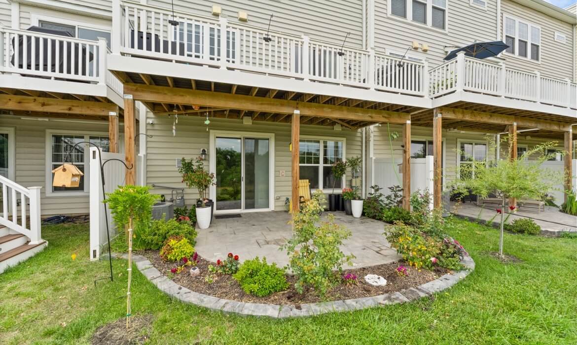 Garrell Group Top Leesburg Realtor 19328 Brookwater Ter 39