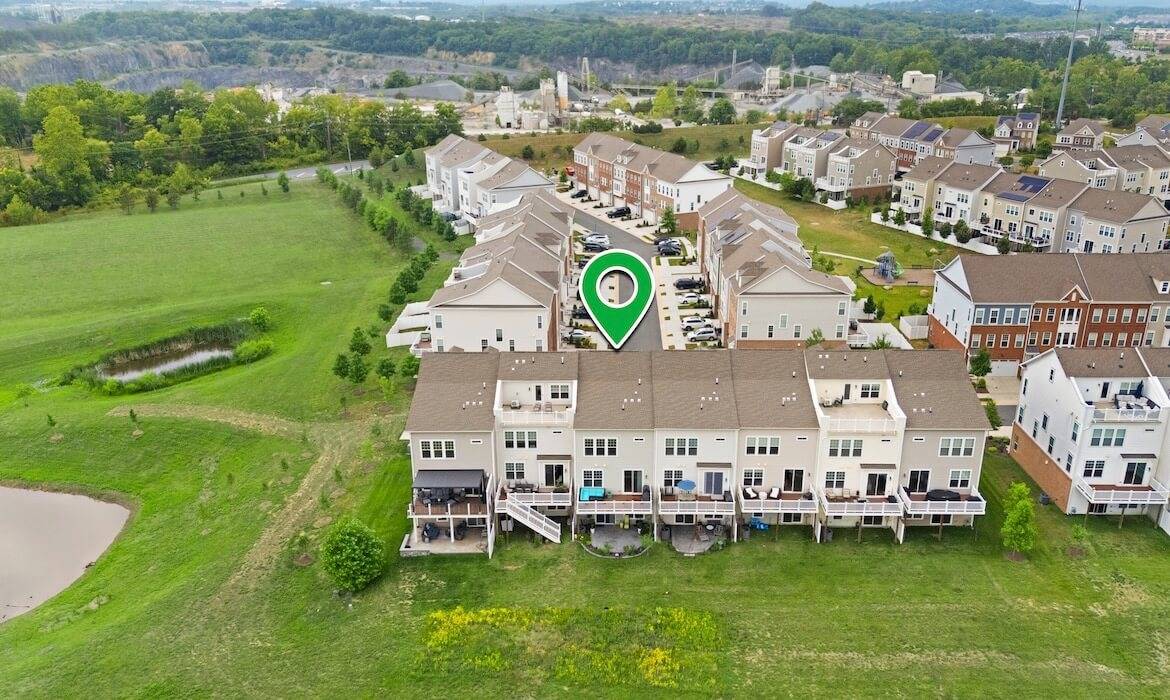 Garrell Group Top Leesburg Realtor 19328 Brookwater Ter 43