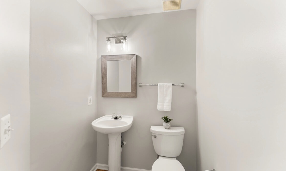 Garrell Group Top Leesburg Realtor 203 Shirley Sq SE 08