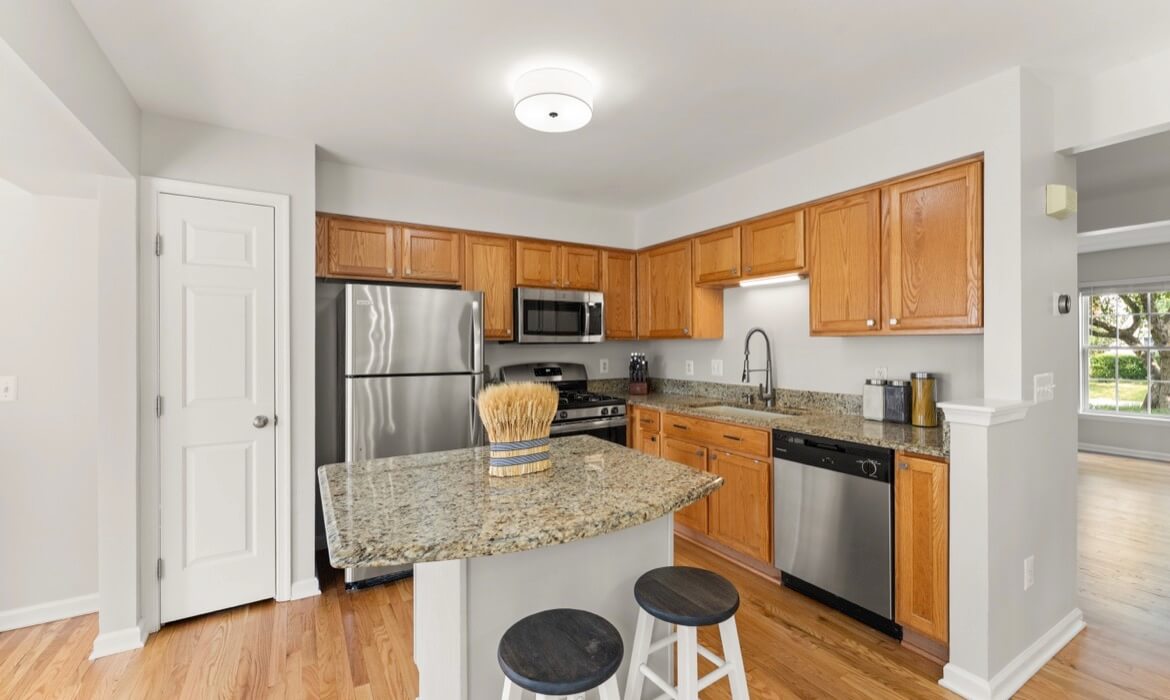Garrell Group Top Leesburg Realtor 203 Shirley Sq SE 12