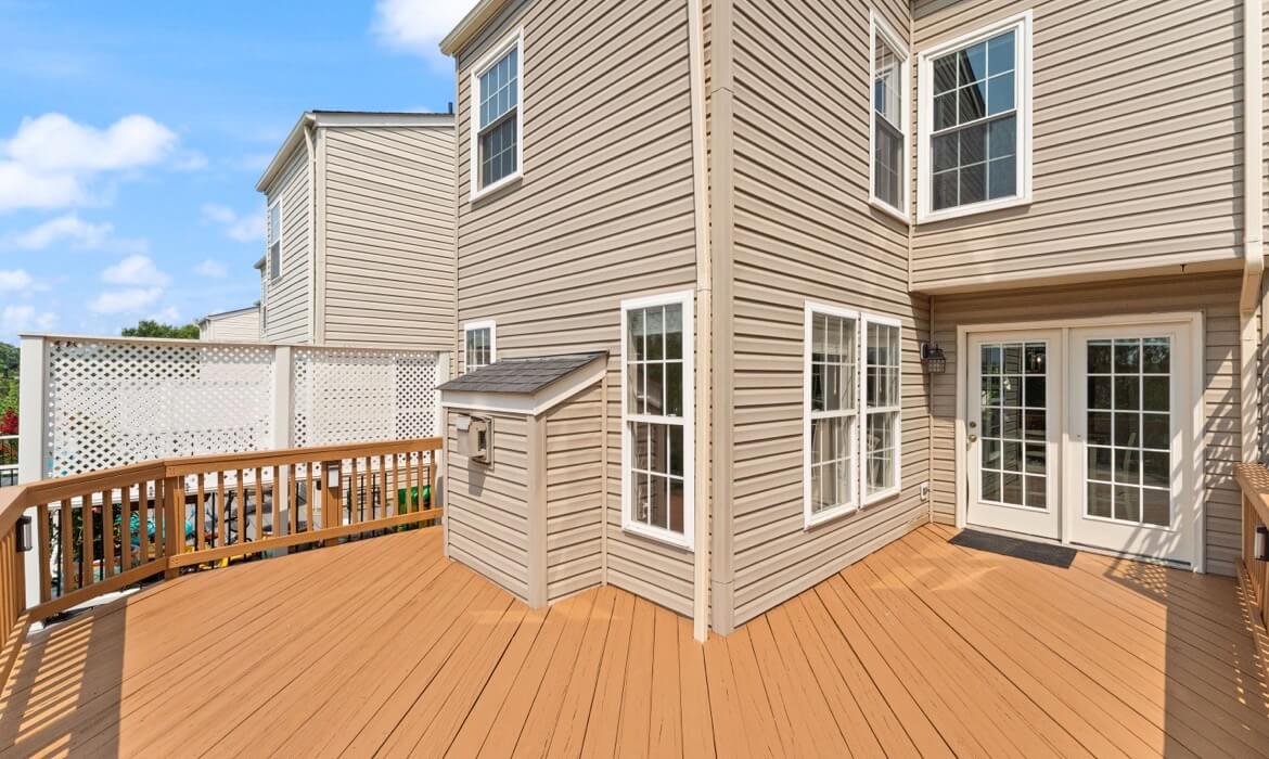 Garrell Group Top Leesburg Realtor 203 Shirley Sq SE 17