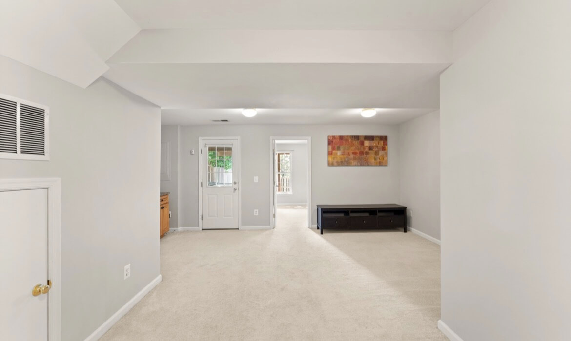Garrell Group Top Leesburg Realtor 203 Shirley Sq SE 28