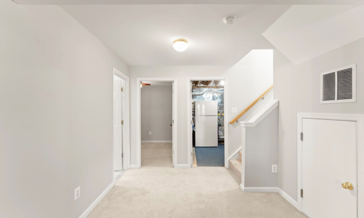 Garrell Group Top Leesburg Realtor 203 Shirley Sq SE 29