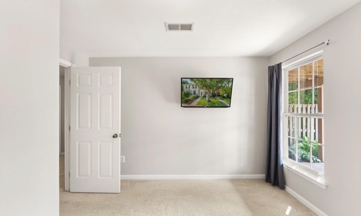 Garrell Group Top Leesburg Realtor 203 Shirley Sq SE 32