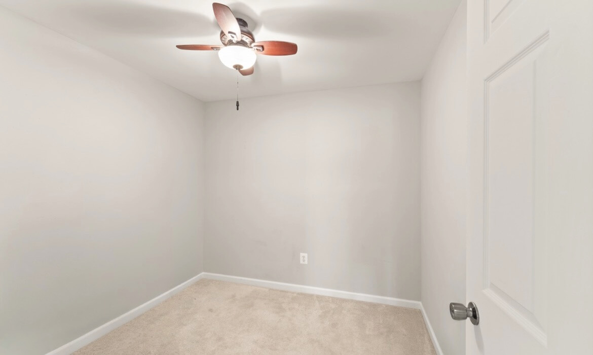 Garrell Group Top Leesburg Realtor 203 Shirley Sq SE 33