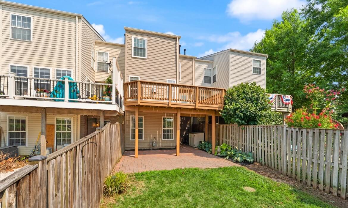 Garrell Group Top Leesburg Realtor 203 Shirley Sq SE 37