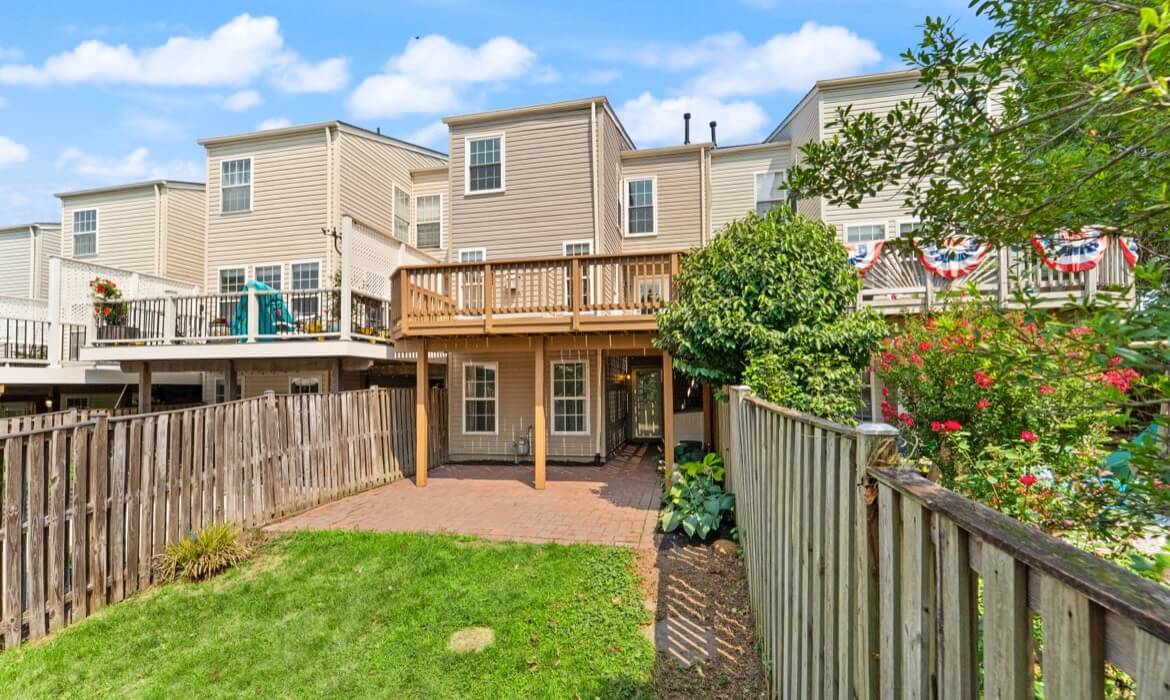 Garrell Group Top Leesburg Realtor 203 Shirley Sq SE 38