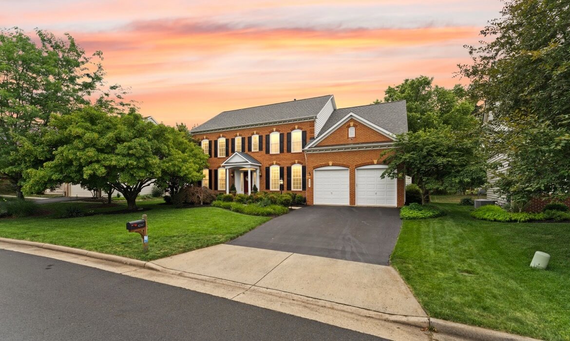 Garrell Group Top Leesburg Realtor 42947 Coralbells Pl 01