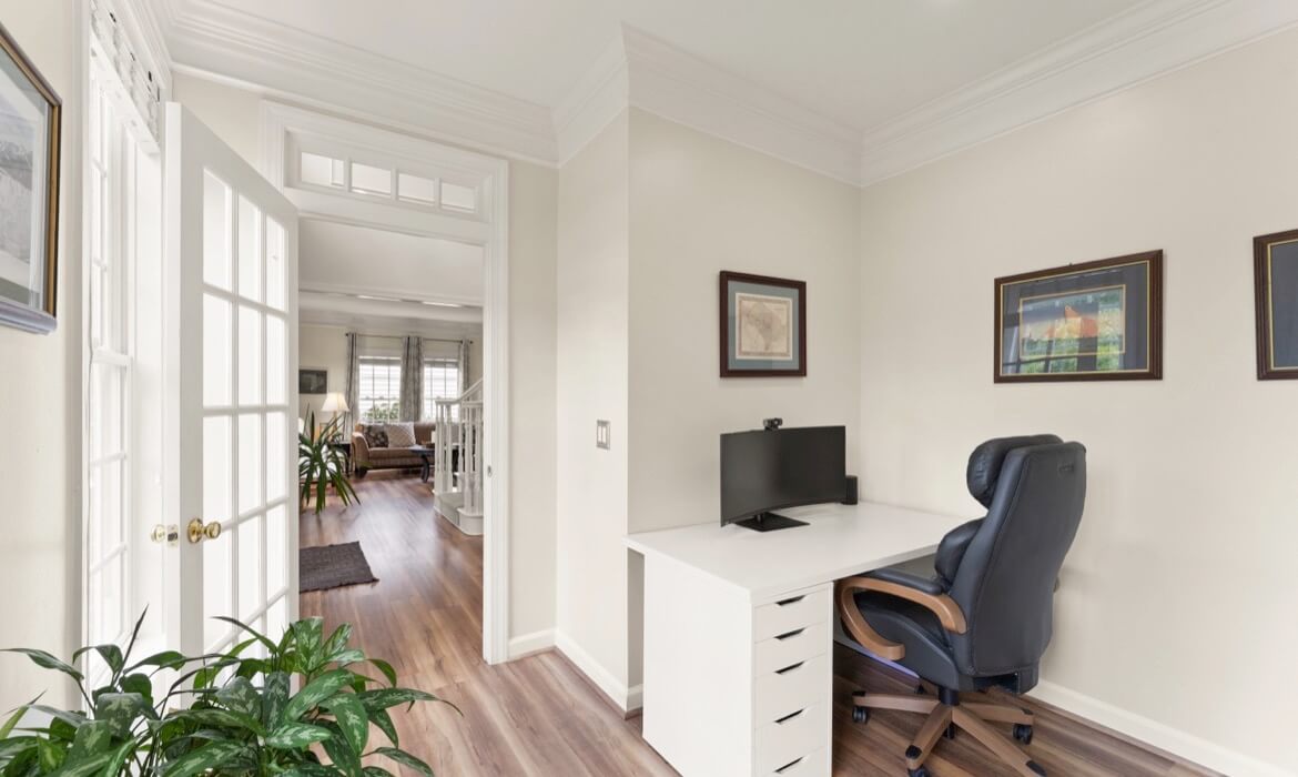 Garrell Group Top Leesburg Realtor 42947 Coralbells Pl 10