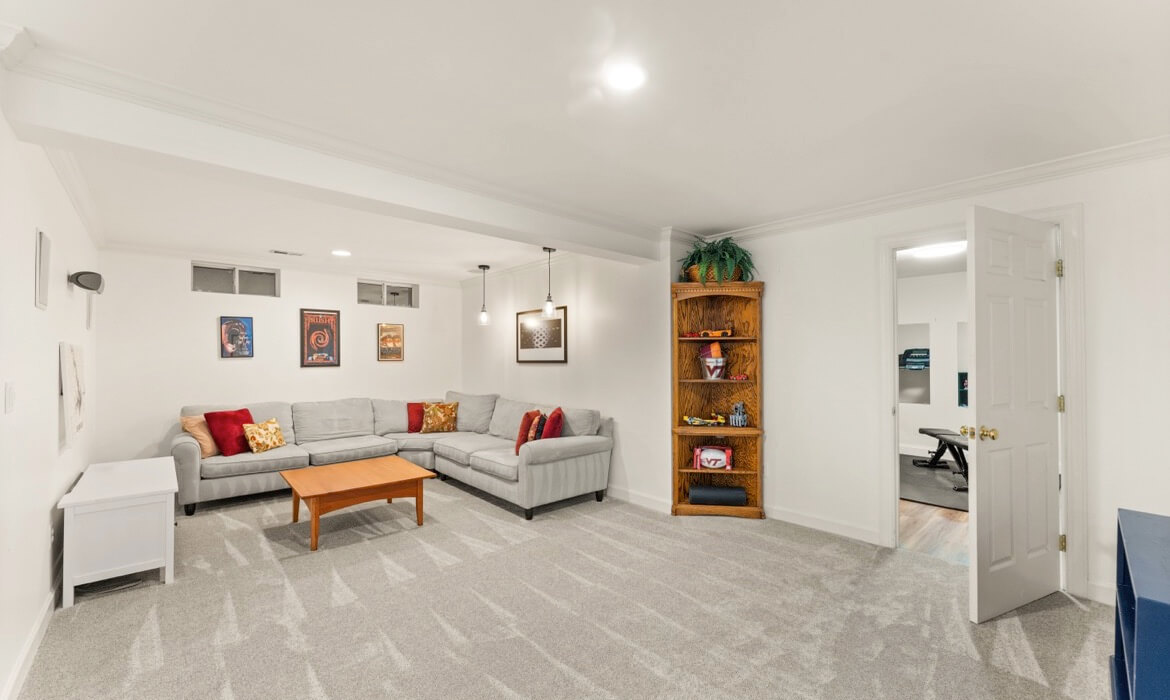Garrell Group Top Leesburg Realtor 42947 Coralbells Pl 39