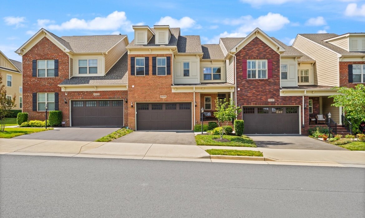 Garrell Group Top Leesburg Realtor 44238 Silverpalm Grove Ter 03