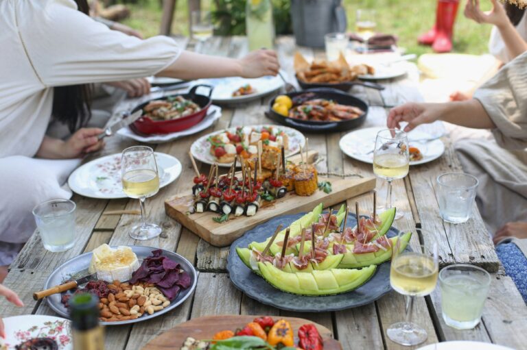 Outdoor dining near Paeonian Springs Virginia