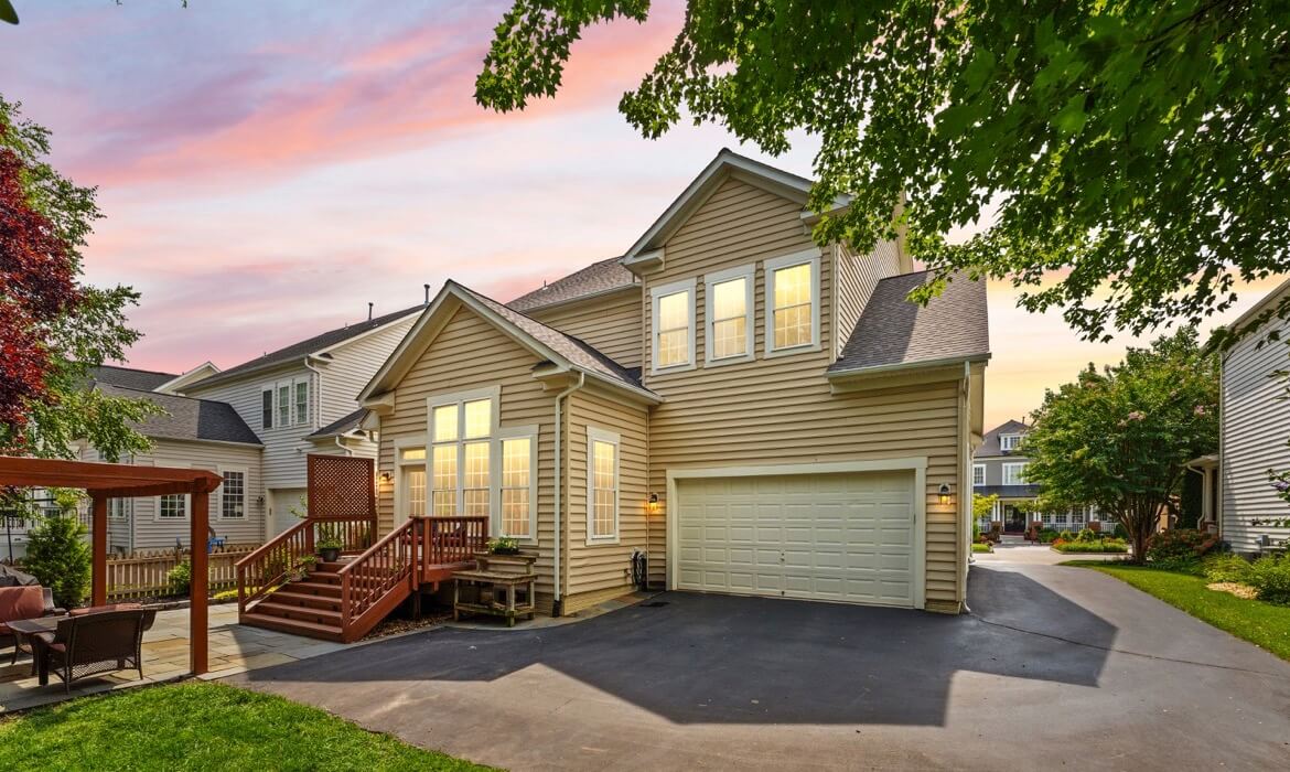 Garrell Group Top Lansdowne Realtor 43728 Collett Mill Ct 06