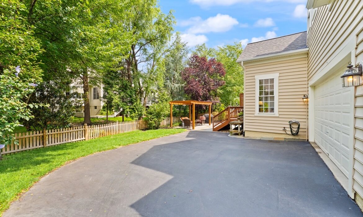 Garrell Group Top Lansdowne Realtor 43728 Collett Mill Ct 51