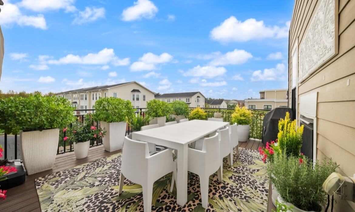 Garrell Group Top Lansdowne Realtor 19276 Winmeade Dr 37