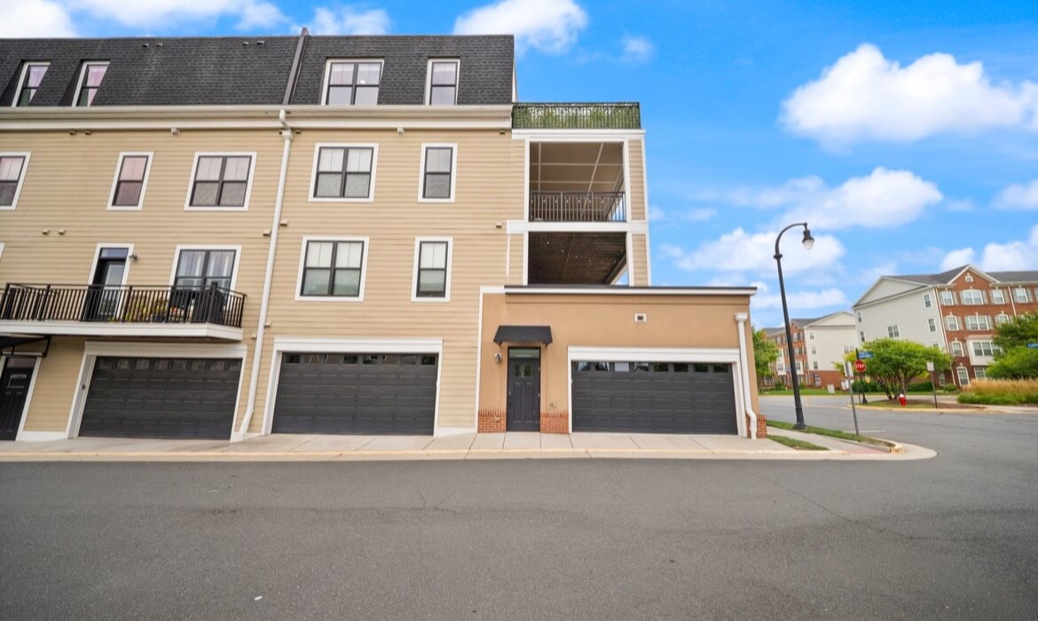 Garrell Group Top Lansdowne Realtor 19276 Winmeade Dr 44
