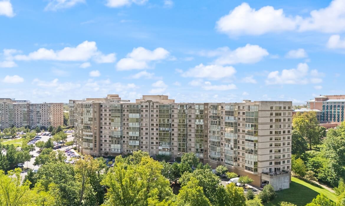 Garrell Group Top Lansdowne Realtor 19355 Cypress Ridge Ter #310 03