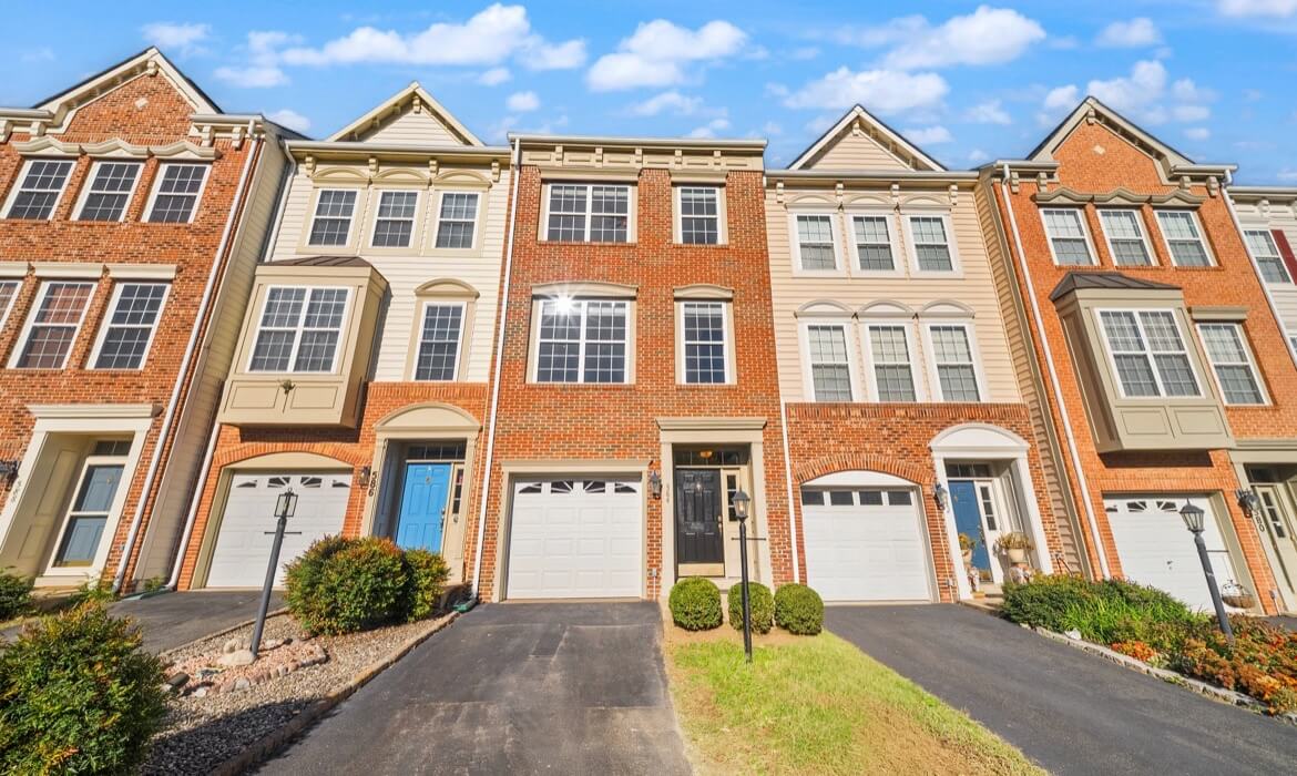 Garrell Group Top Leesburg Realtor 584 Edmonton Ter NE 02