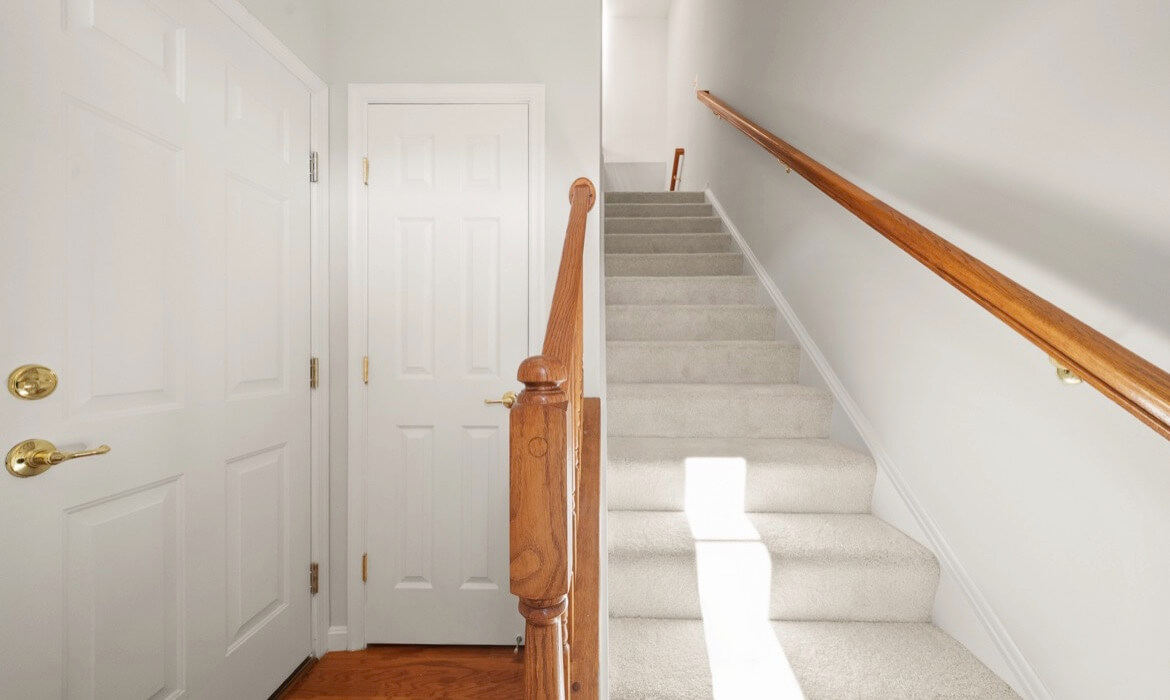 Garrell Group Top Leesburg Realtor 584 Edmonton Ter NE 05