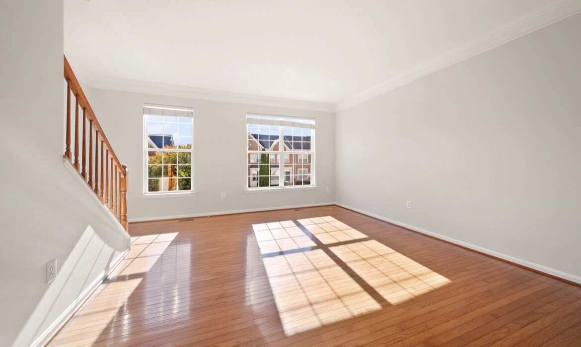 Garrell Group Top Leesburg Realtor 584 Edmonton Ter NE 06