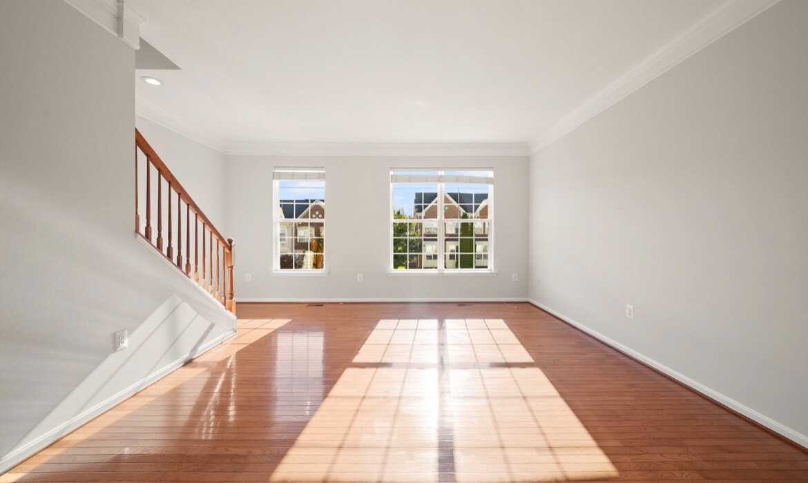 Garrell Group Top Leesburg Realtor 584 Edmonton Ter NE 07
