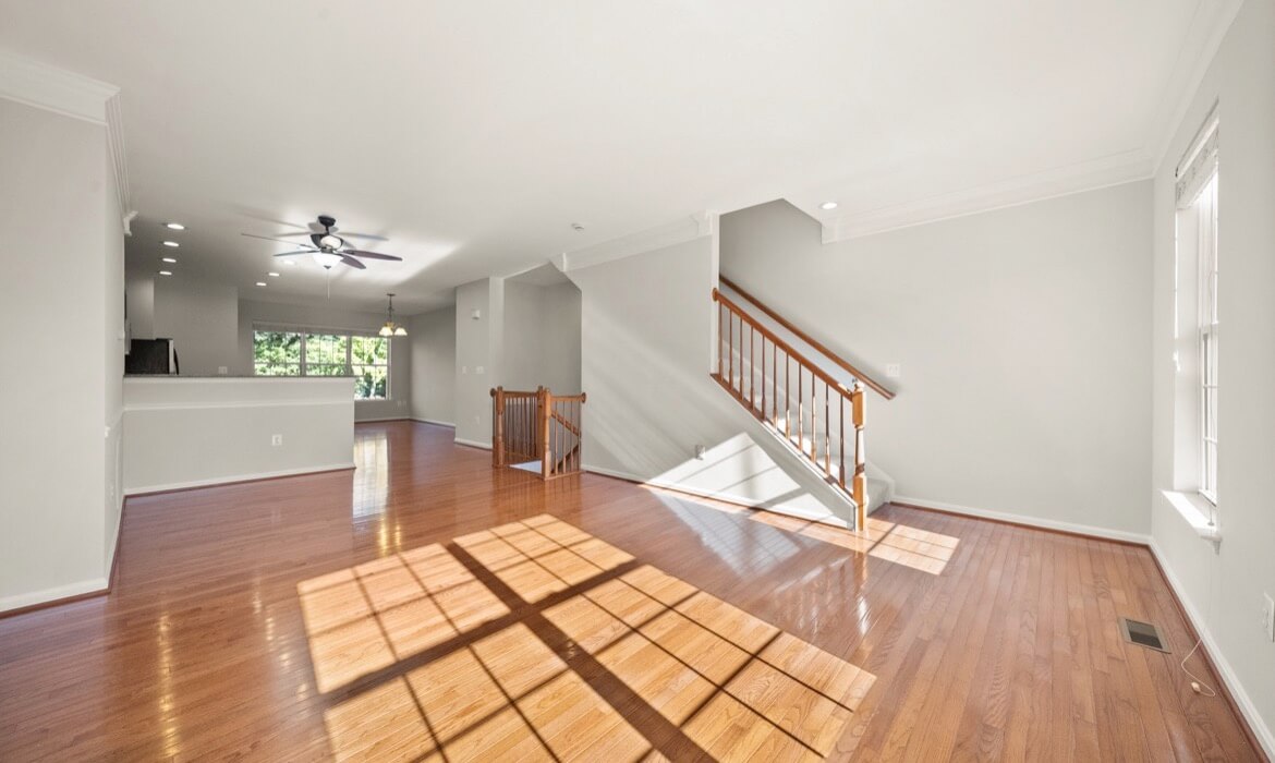 Garrell Group Top Leesburg Realtor 584 Edmonton Ter NE 08