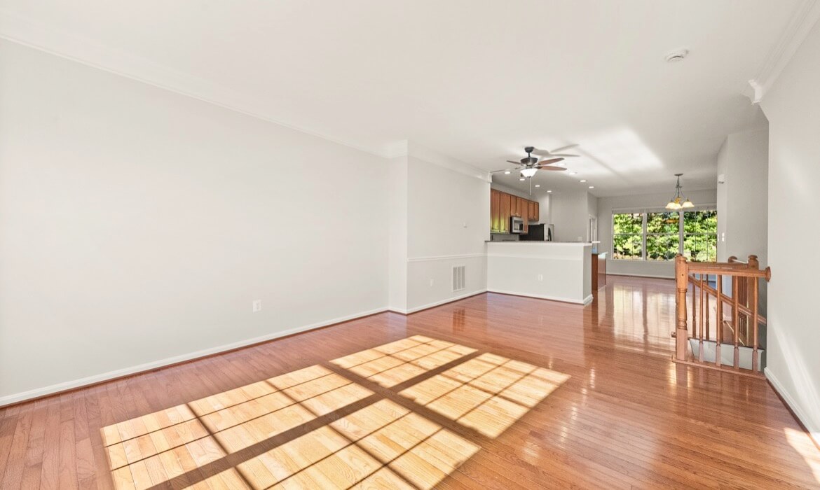 Garrell Group Top Leesburg Realtor 584 Edmonton Ter NE 09