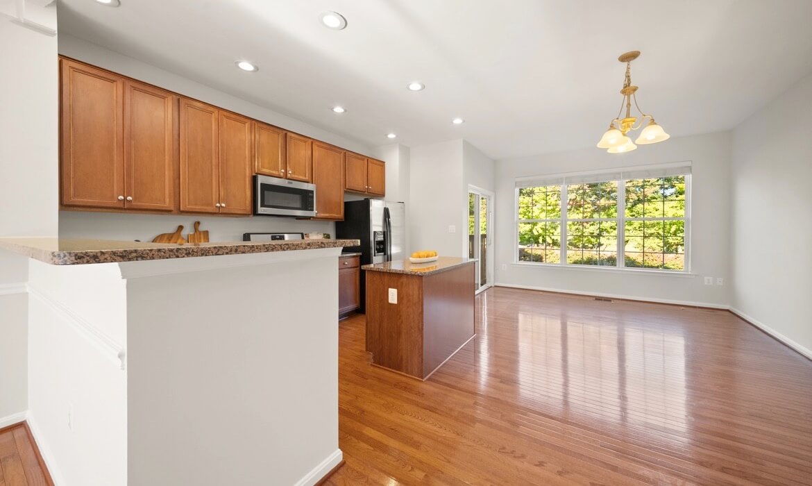 Garrell Group Top Leesburg Realtor 584 Edmonton Ter NE 11