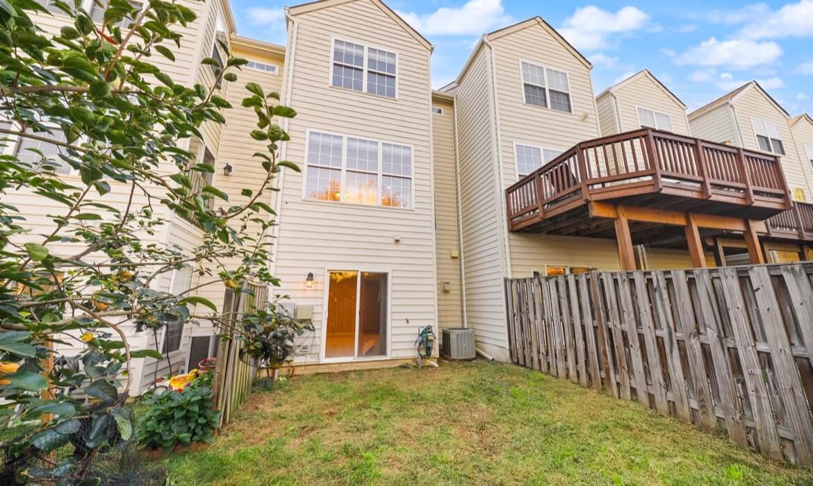 Garrell Group Top Leesburg Realtor 584 Edmonton Ter NE 28