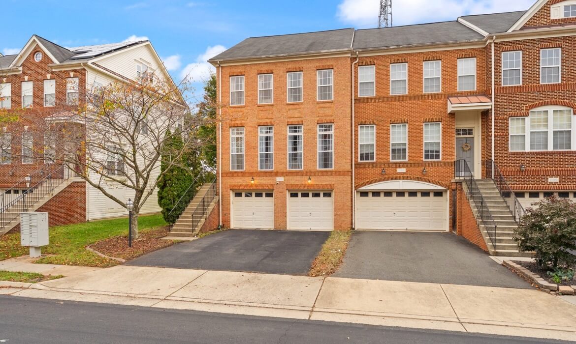 Garrell Group Top Loudoun County Realtor 41863 Cinnabar Sq 03