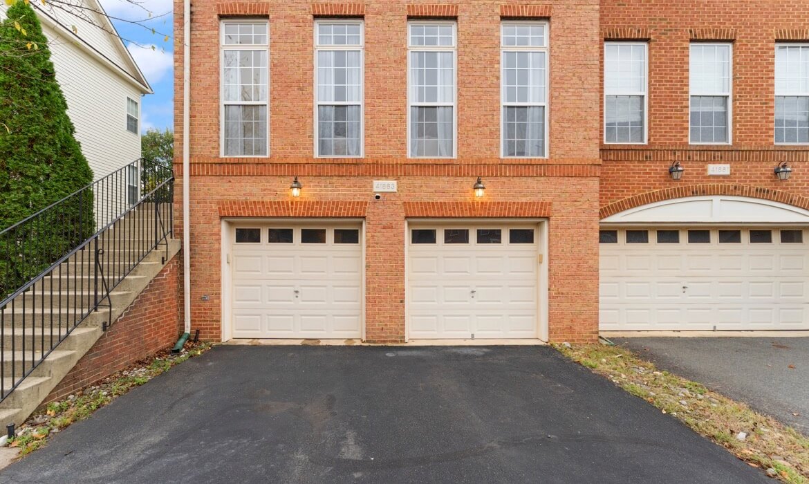 Garrell Group Top Loudoun County Realtor 41863 Cinnabar Sq 05