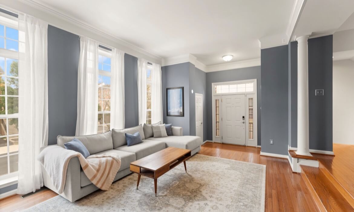 Garrell Group Top Loudoun County Realtor 41863 Cinnabar Sq 07