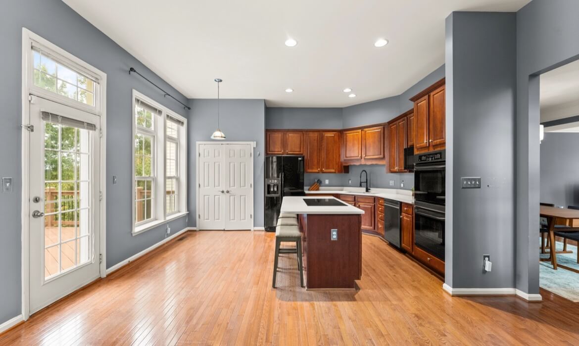 Garrell Group Top Loudoun County Realtor 41863 Cinnabar Sq 18