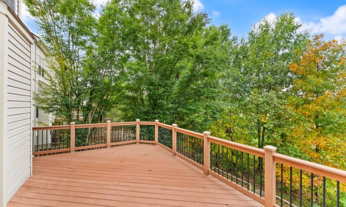 Garrell Group Top Loudoun County Realtor 41863 Cinnabar Sq 19