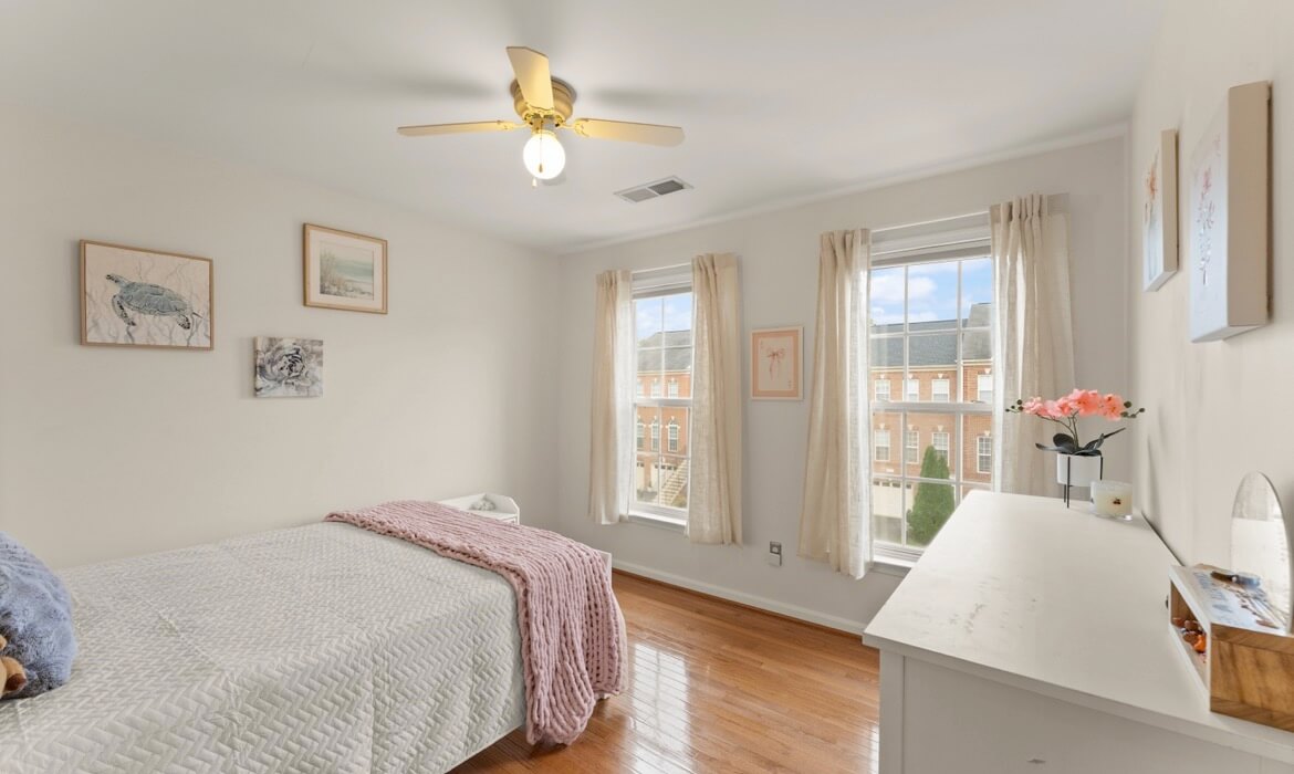 Garrell Group Top Loudoun County Realtor 41863 Cinnabar Sq 29