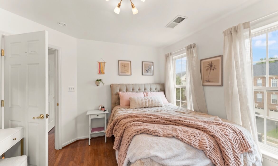 Garrell Group Top Loudoun County Realtor 41863 Cinnabar Sq 31