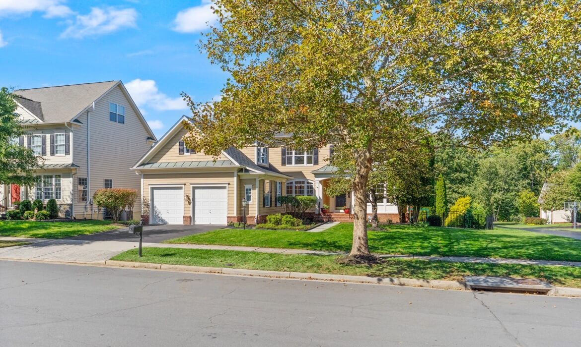 Garrell Gorup Top Lansdowne Realtor 44140 Riverpoint Dr 05