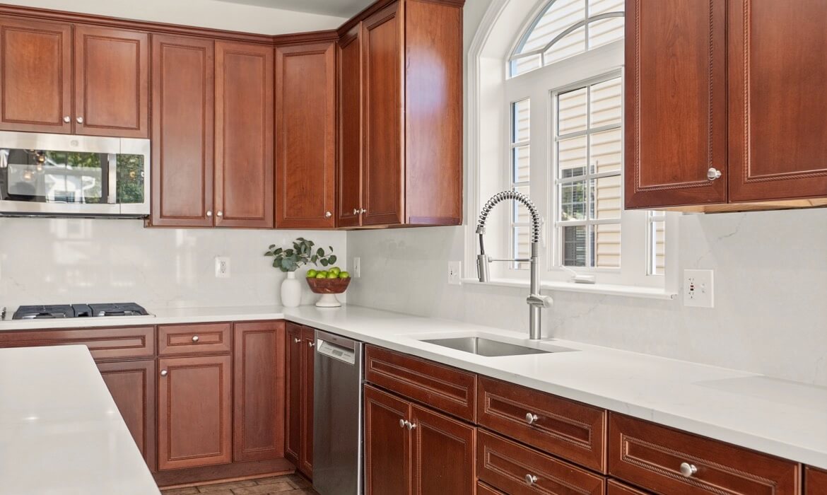 Garrell Gorup Top Lansdowne Realtor 44140 Riverpoint Dr 25