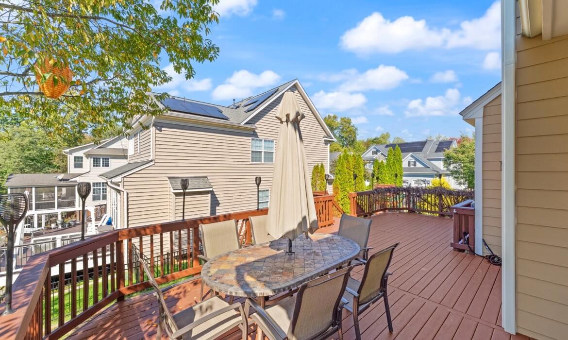 Garrell Gorup Top Lansdowne Realtor 44140 Riverpoint Dr 58
