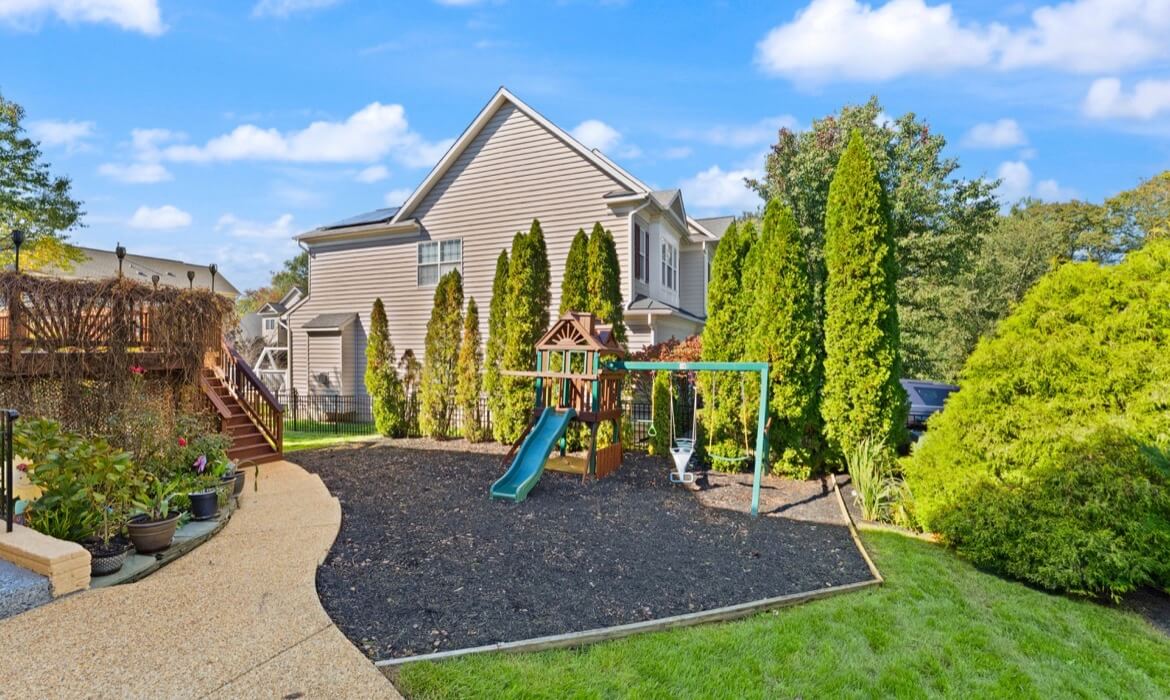 Garrell Gorup Top Lansdowne Realtor 44140 Riverpoint Dr 61