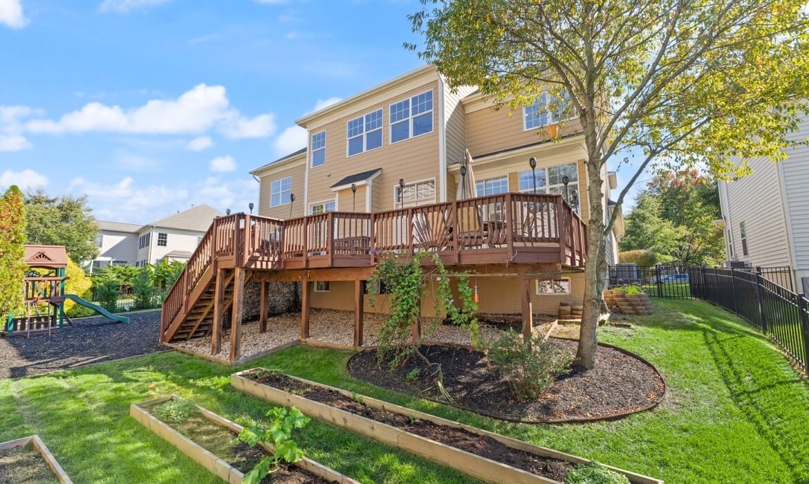 Garrell Gorup Top Lansdowne Realtor 44140 Riverpoint Dr 62