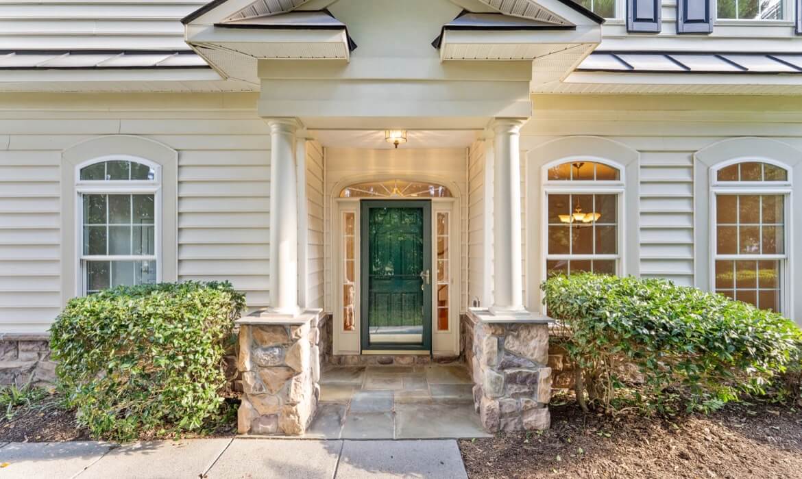 Garrell Group Top Ashburn Realtor 44513 Blueridge Meadows Dr 09