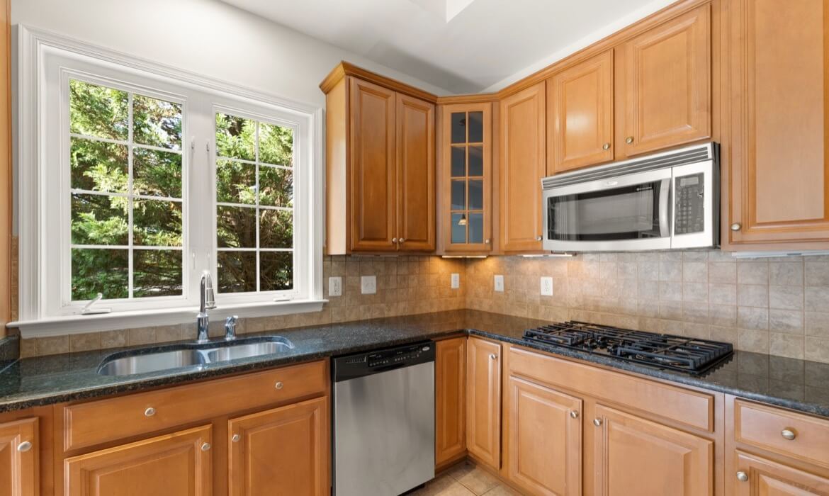 Garrell Group Top Ashburn Realtor 44513 Blueridge Meadows Dr 22
