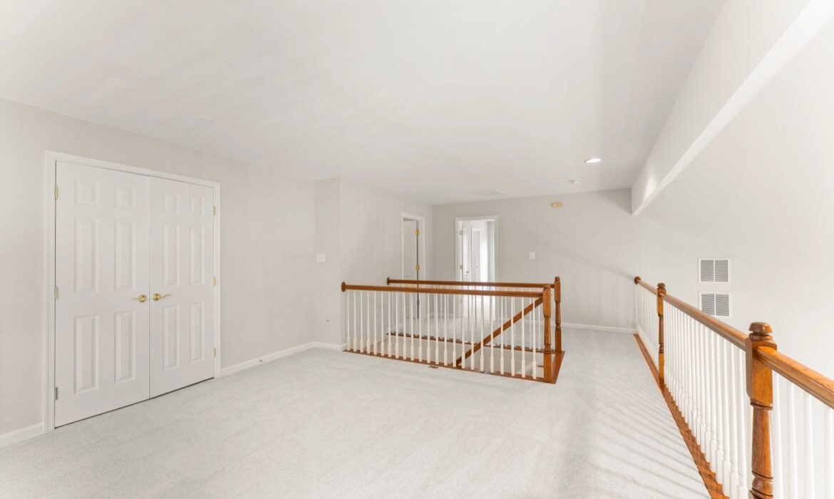 Garrell Group Top Ashburn Realtor 44513 Blueridge Meadows Dr 33