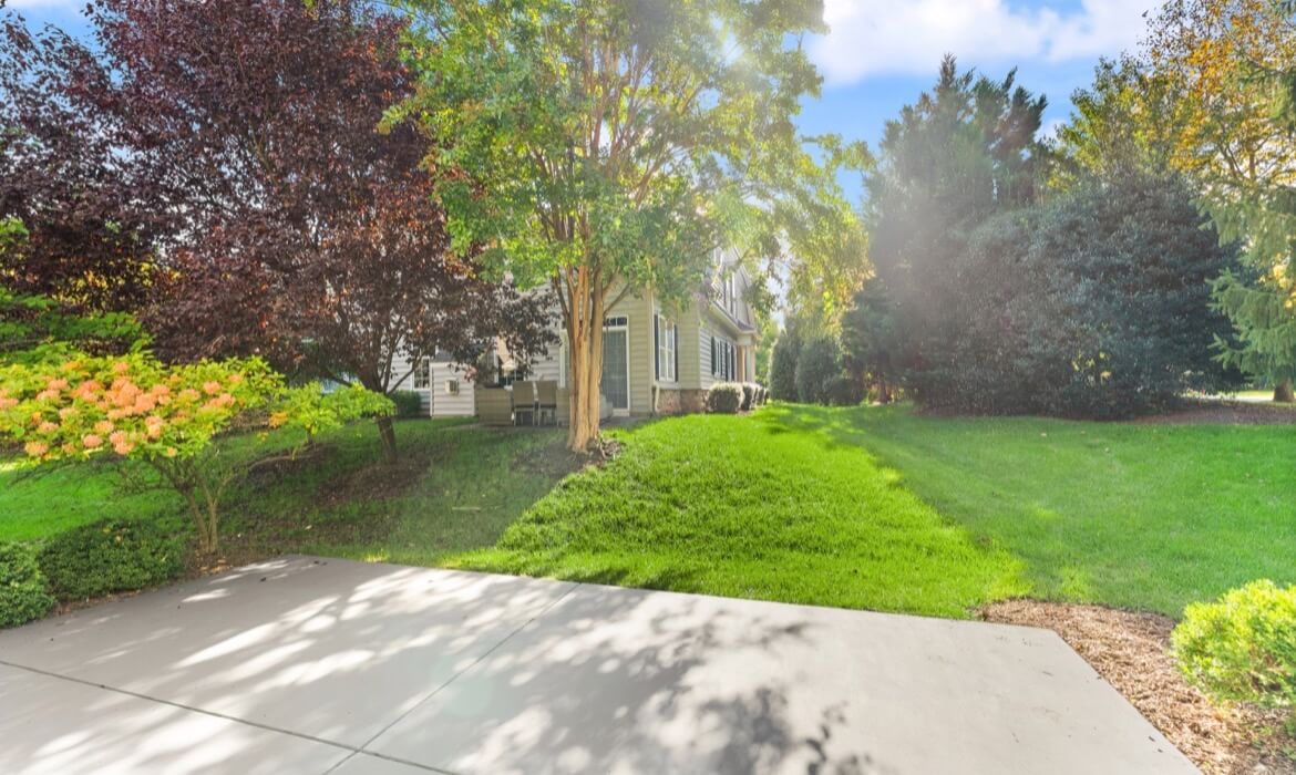 Garrell Group Top Ashburn Realtor 44513 Blueridge Meadows Dr 40