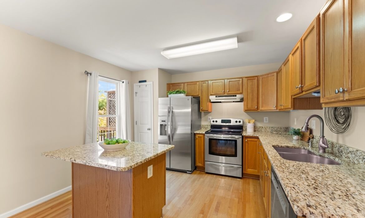 Garrell Group Top Loudon County Realtor 17338 Legacy Ter 16
