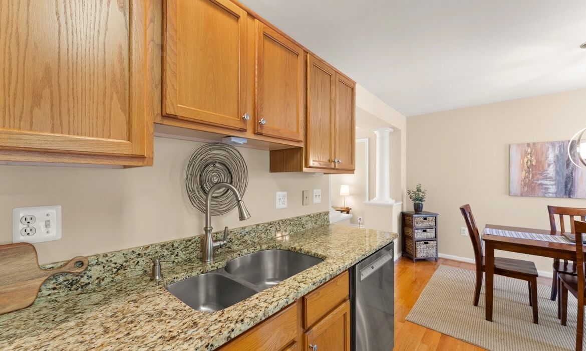 Garrell Group Top Loudon County Realtor 17338 Legacy Ter 17