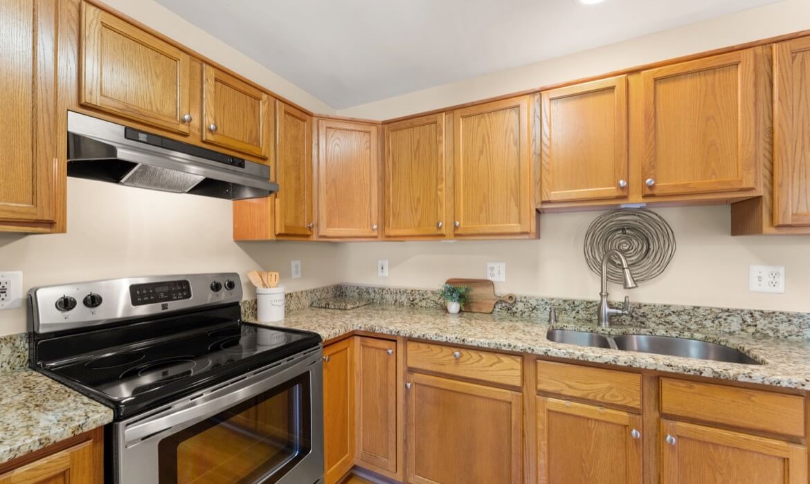 Garrell Group Top Loudon County Realtor 17338 Legacy Ter 18