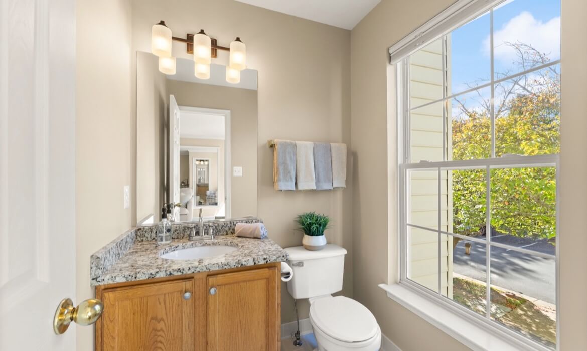 Garrell Group Top Loudon County Realtor 17338 Legacy Ter 22
