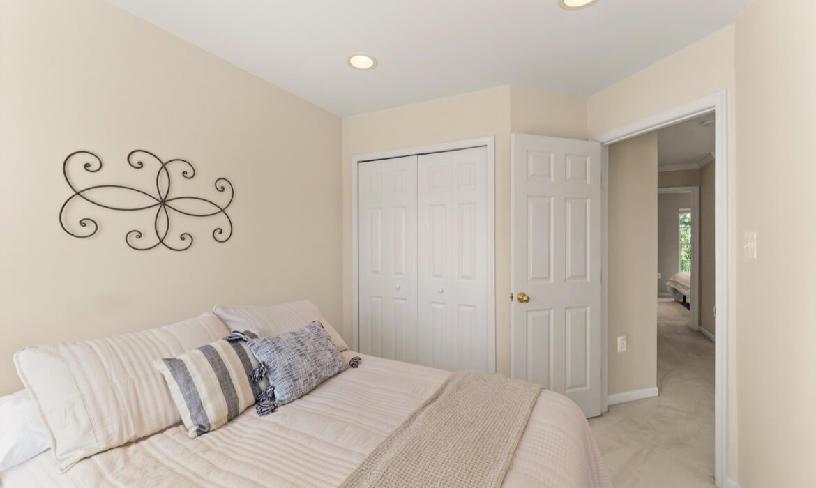 Garrell Group Top Loudon County Realtor 17338 Legacy Ter 32